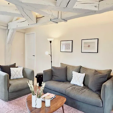 Апартаменты Luxury In Le Marais Париж