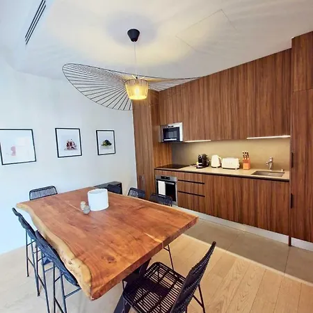 Luxury In Le Marais Parigi
